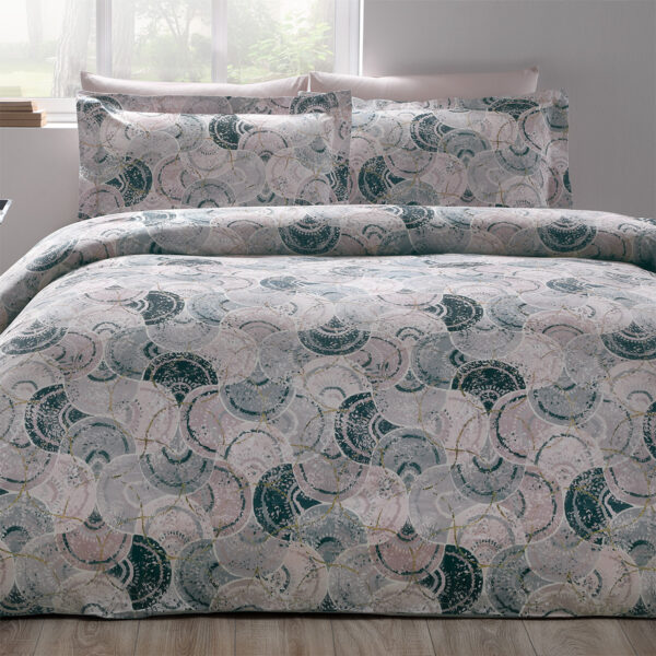 Alternative view of Shelly