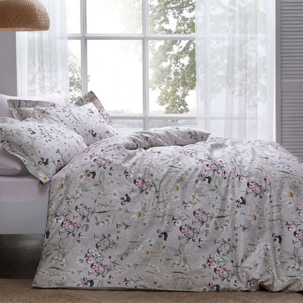 Alternative view of Daisy